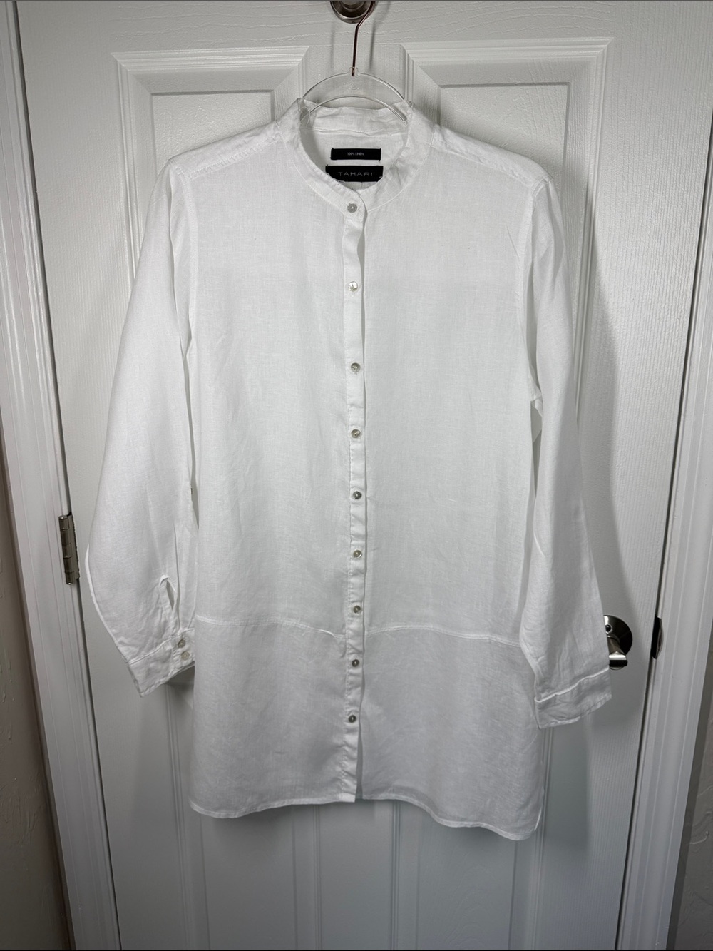 Tahari button front white linen tunic blouse with side slits size large